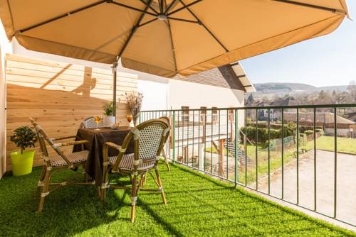Imagen de la habitación del Hotel De La Vall&eacute;e, Ornans. Foto 2