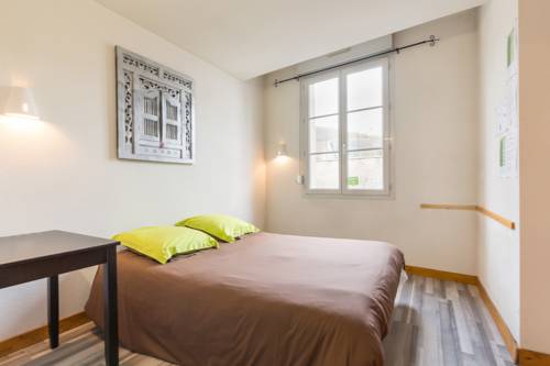 Imagen de la habitación del Hotel De La Vall&eacute;e, Ornans. Foto 3