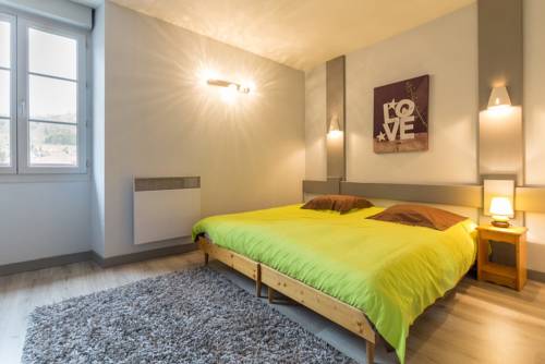 Imagen de la habitación del Hotel De La Vall&eacute;e, Ornans. Foto 9