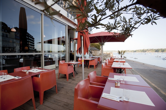 Imagen del bar/restaurante del Hotel De La Vallee, DINARD. Foto 4