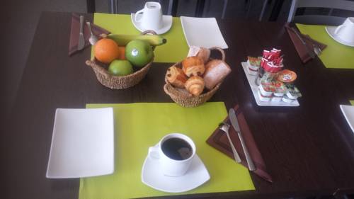 Imagen de la habitación del Hotel De La Vend&eacute;e. Foto 6