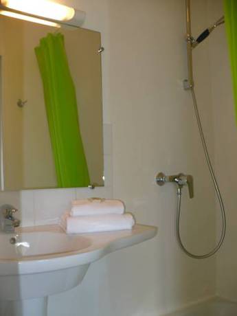 Imagen de la habitación del Hotel De La Vend&eacute;e. Foto 11