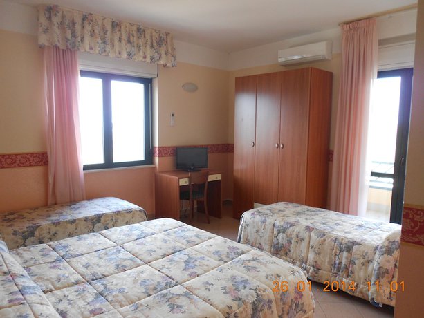 Imagen de la habitación del Hotel De La Ville, Carpino. Foto 5
