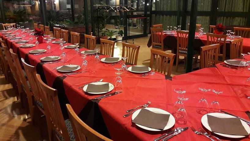 Imagen del bar/restaurante del Hotel De La Ville, Carpino. Foto 2