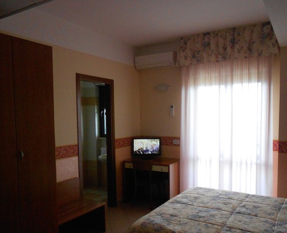 Imagen de la habitación del Hotel De La Ville, Carpino. Foto 8