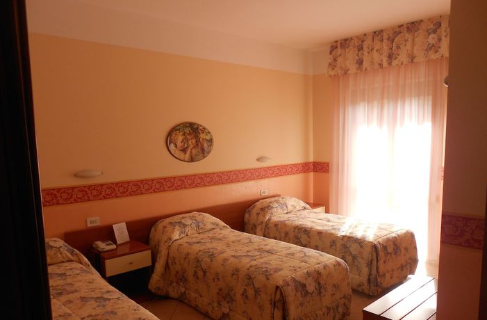 Imagen de la habitación del Hotel De La Ville, Carpino. Foto 9