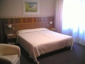 Imagen general del Hotel De La Ville Central Latina. Foto 4