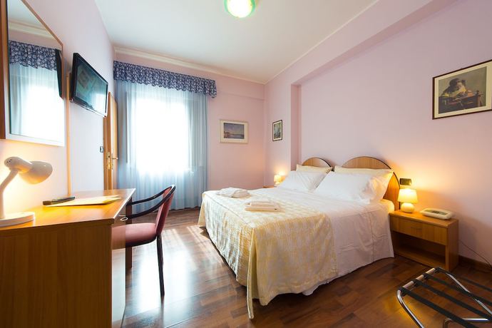 Imagen de la habitación del Hotel De La Ville, Fano. Foto 3