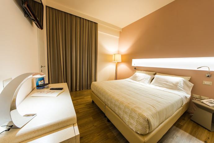 Imagen de la habitación del Hotel De La Ville, Fano. Foto 4