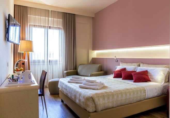 Imagen general del Hotel De La Ville, Fano. Foto 1