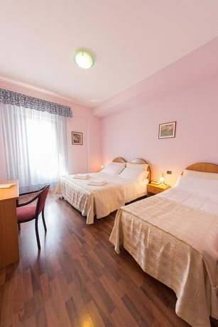 Imagen de la habitación del Hotel De La Ville, Fano. Foto 7
