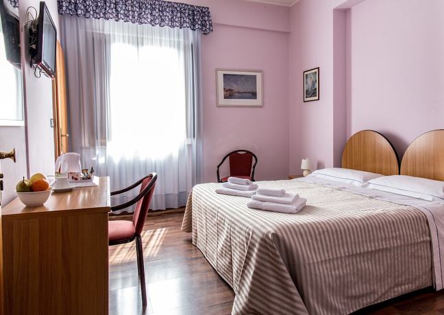 Imagen de la habitación del Hotel De La Ville, Fano. Foto 8