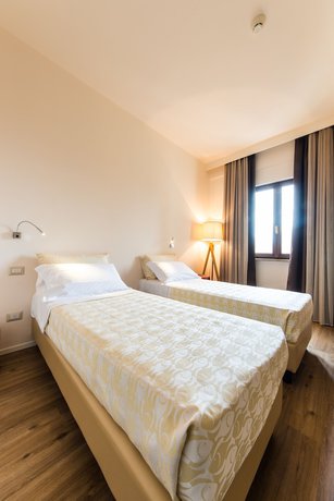 Imagen de la habitación del Hotel De La Ville, Fano. Foto 13