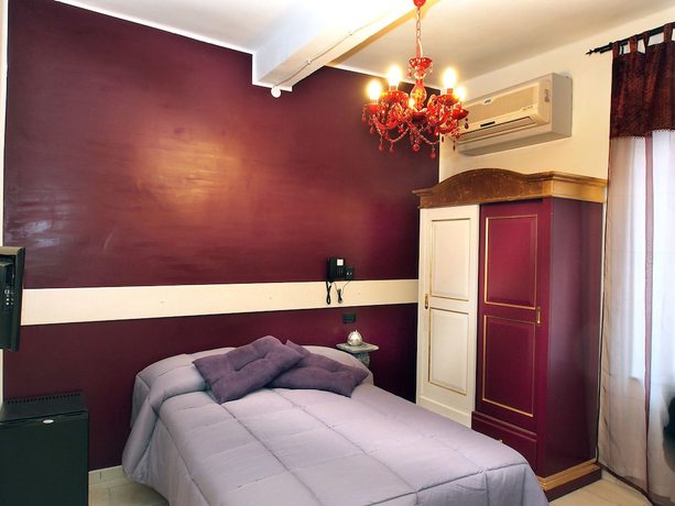 Imagen de la habitación del Hotel De La Ville, Fidenza. Foto 8