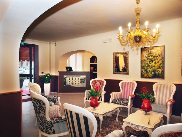 Imagen de los interiores del Hotel De La Ville, Fidenza. Foto 19