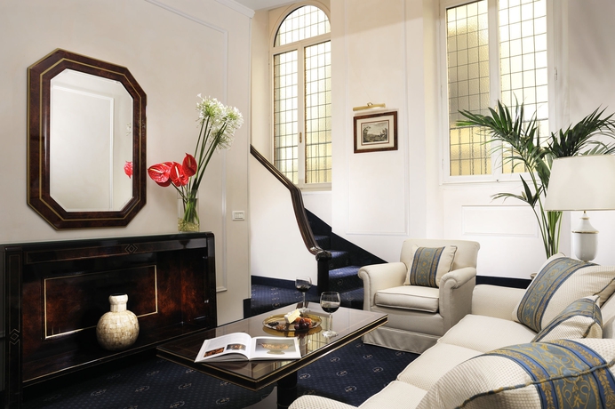 Imagen de la habitación del Hotel De La Ville, Florencia. Foto 14