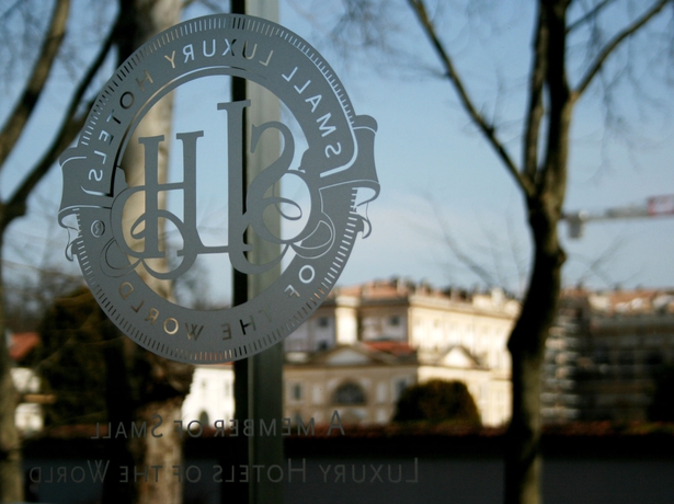 Imagen de los exteriores del Hotel De La Ville, Monza. Foto 12