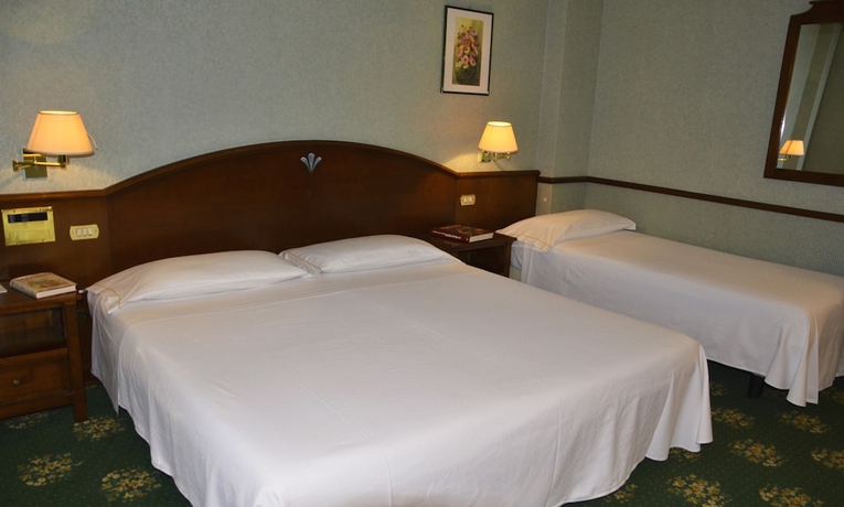 Imagen de la habitación del Hotel De La Ville, Saint Vincent. Foto 6