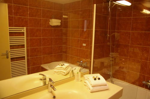 Imagen de la habitación del Hotel De L'abbaye Des Premontres. Foto 7