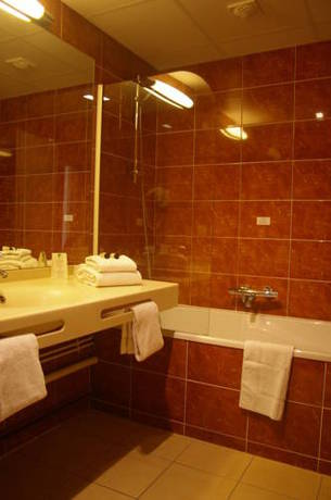 Imagen de la habitación del Hotel De L'abbaye Des Premontres. Foto 12