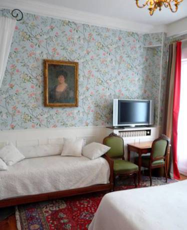 Imagen de la habitación del Hotel De L'abeille Orléans. Foto 12