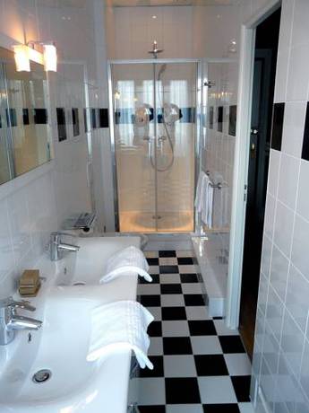 Imagen de la habitación del Hotel De L'abeille Orléans. Foto 16