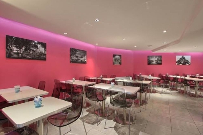 Imagen del bar/restaurante del Hotel De L'aqueduc. Foto 6