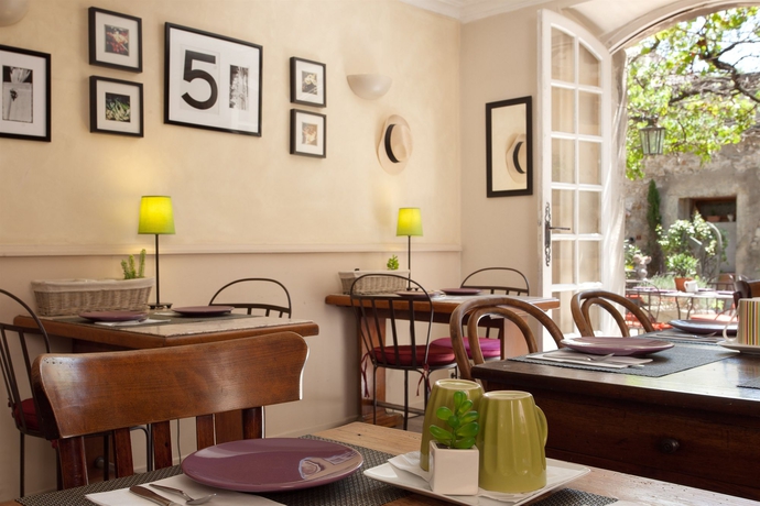 Imagen del bar/restaurante del Hotel De L'atelier. Foto 2