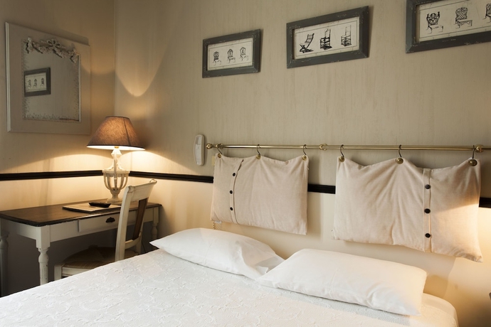 Imagen de la habitación del Hotel De L'avre. Foto 4