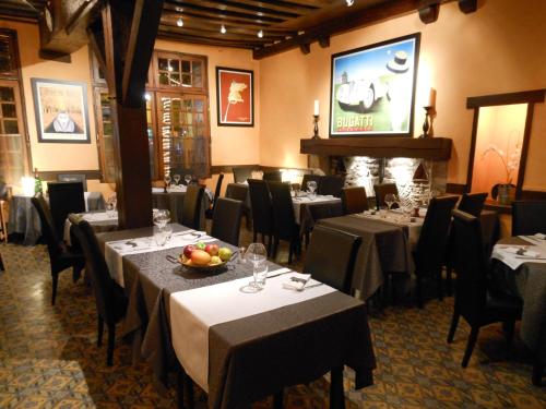 Imagen del bar/restaurante del Hotel De L'ecu De France. Foto 6