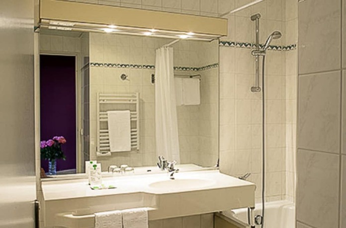 Imagen de la habitación del Hotel De L'europe, DIEPPE. Foto 8