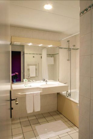 Imagen de la habitación del Hotel De L'europe, DIEPPE. Foto 14