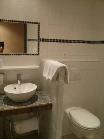 Imagen de la habitación del Hotel De L'europe, Joyeuse. Foto 9