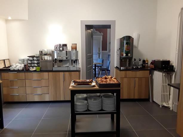 Imagen del bar/restaurante del Hotel De L'europe, POITIERS. Foto 4