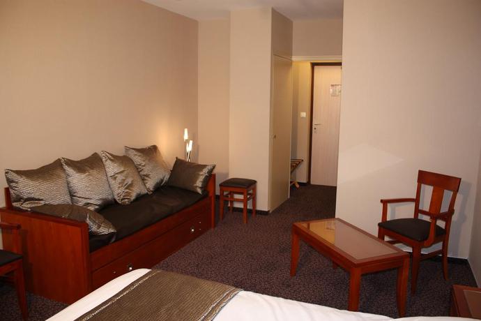 Imagen de la habitación del Hotel De L'europe, POITIERS. Foto 5