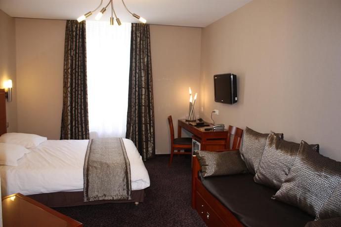 Imagen de la habitación del Hotel De L'europe, POITIERS. Foto 6