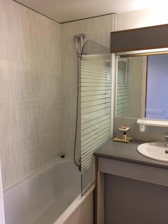 Imagen de la habitación del Hotel De L'ile Du Saussay. Foto 5
