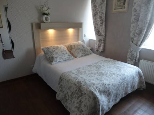 Imagen de la habitación del Hotel De Lion Sur Mer. Foto 3