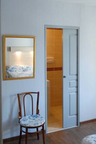 Imagen de la habitación del Hotel De Lion Sur Mer. Foto 13