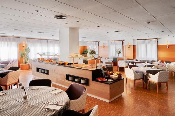 Imagen del bar/restaurante del Hotel De L'isard. Foto 2