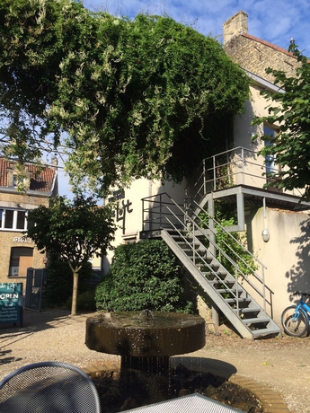 Imagen de los exteriores del Hotel De Loft. Foto 6