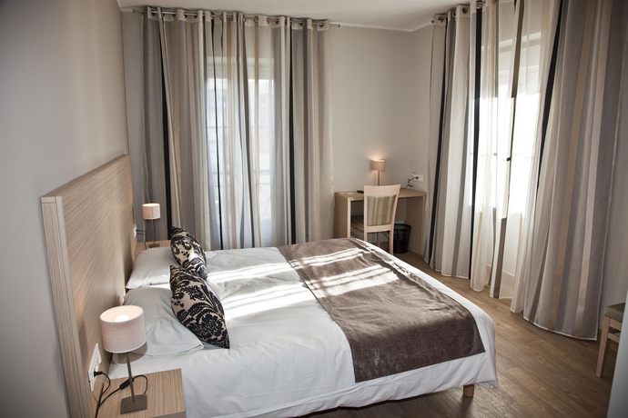 Imagen de la habitación del Hotel De Londres, Menton. Foto 8