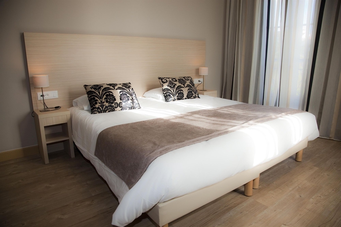 Imagen de la habitación del Hotel De Londres, Menton. Foto 9