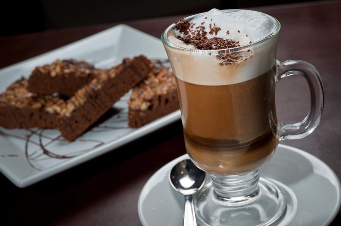 Imagen del bar/restaurante del Hotel De Los Andes. Foto 6