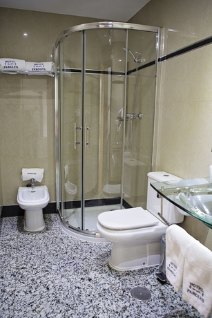 Imagen de la habitación del Hotel De Los Faroles. Foto 14