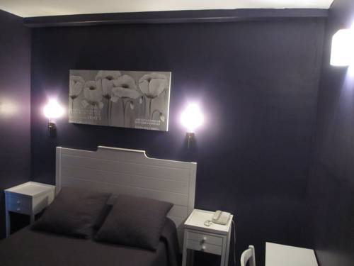 Imagen de la habitación del Hotel De L'univers, Caen. Foto 8