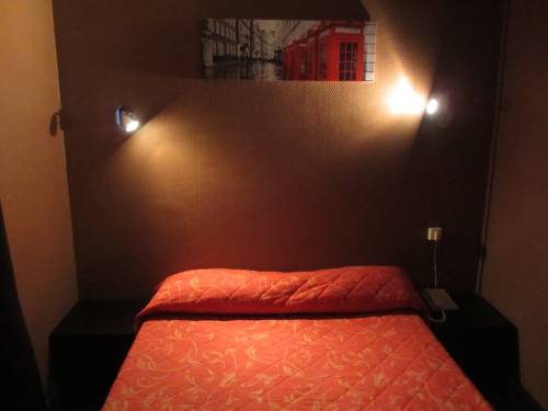 Imagen de la habitación del Hotel De L'univers, Caen. Foto 13