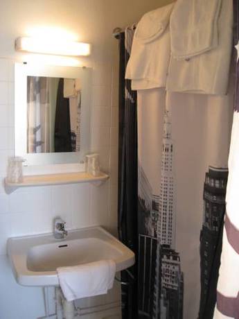 Imagen de la habitación del Hotel De L'univers, Caen. Foto 15