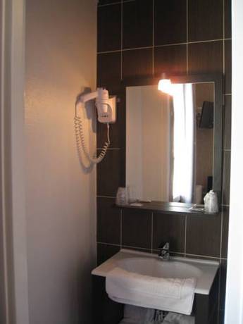 Imagen de la habitación del Hotel De L'univers, Caen. Foto 17