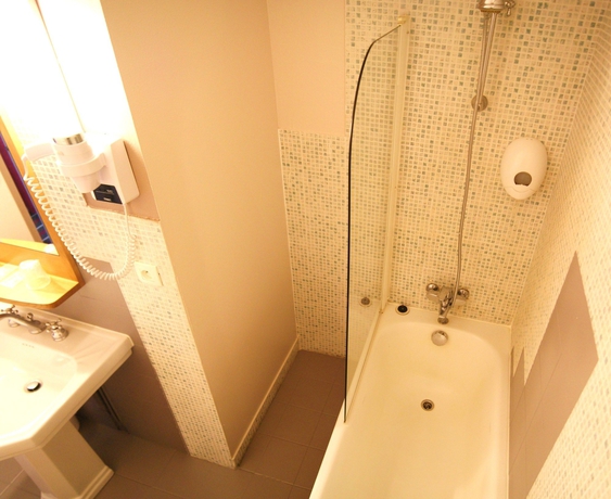 Imagen de la habitación del Hotel De L'univers, Saint Malo. Foto 10